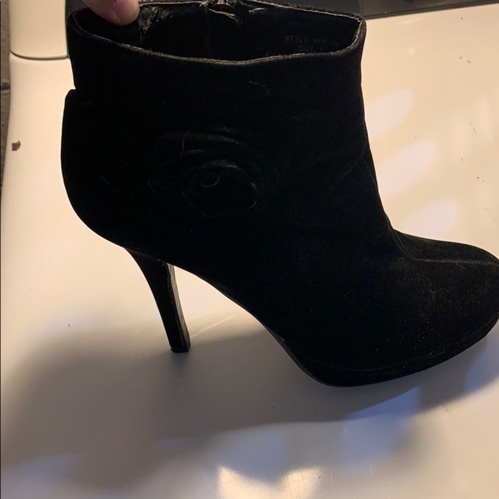 Black ankle bootie